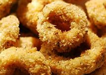 Frittierte Tintenfischringe (6 Stk.)